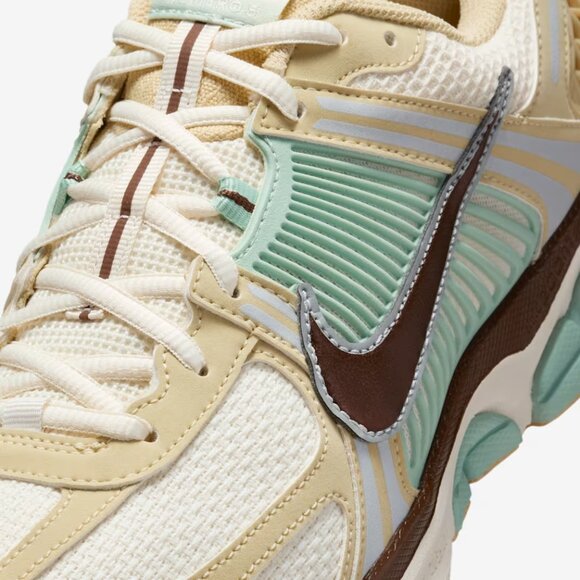 Nike Air Zoom Vomero 5 Team Gold Seafoam Size 12 - | **NEW** - Picture 3 of 11